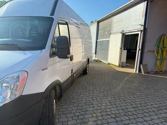 Iveco Daily Samochód 7 osób Long kamera cofania