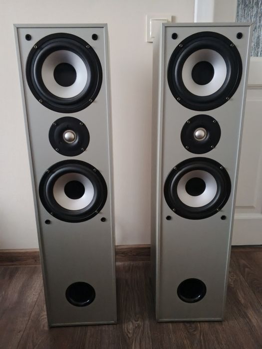 Напольна акустика Sven HP-530F