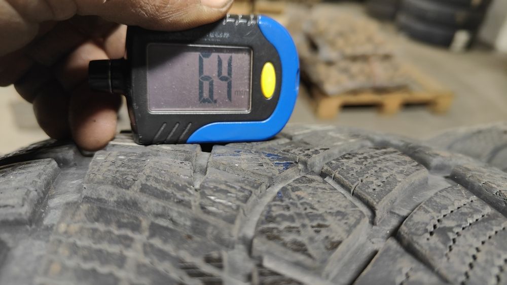 255/55r19 Goodyear UltraGrip Performance dot 2721