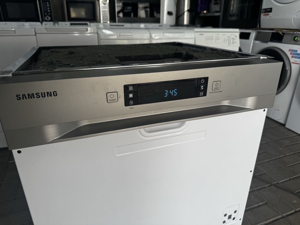 Zmywarka Samsunga  model  DW60M6040SS a++ 6 programów