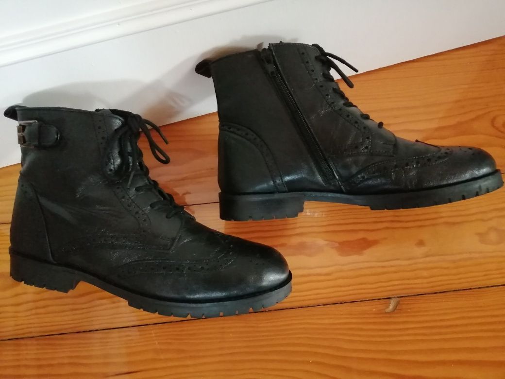 Botins pretos, marca La Redoute, em pele genuína, tam. 39