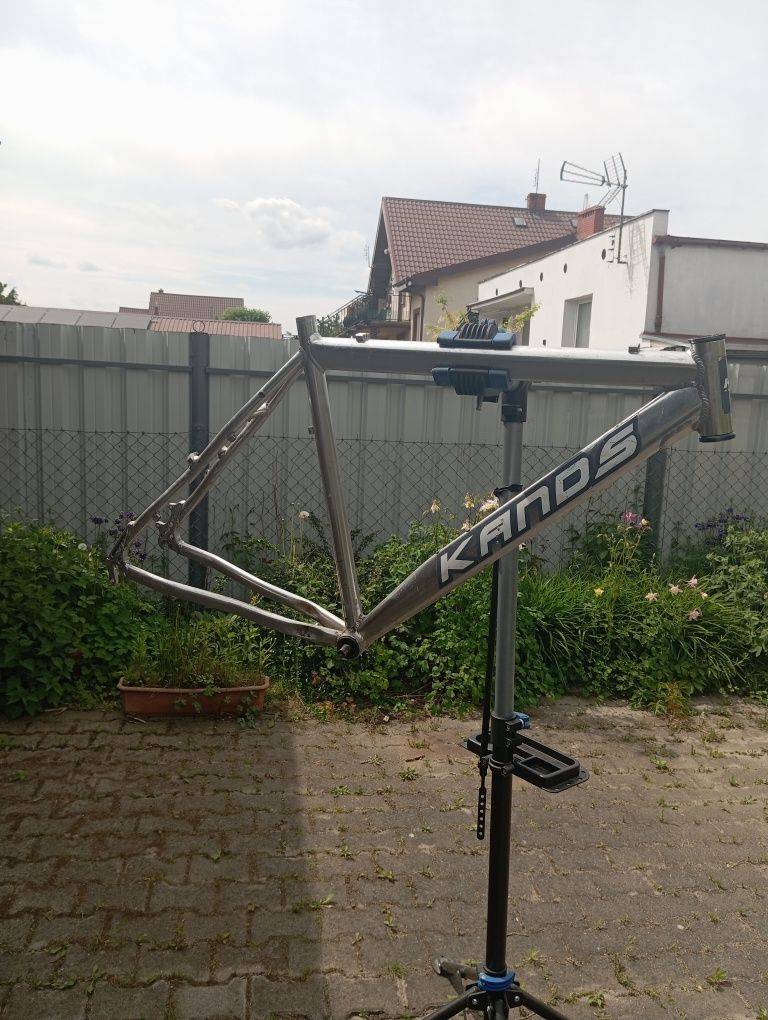 Ramy rowerowe całe.