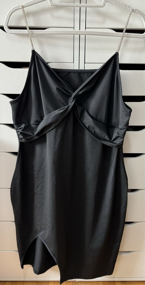sukienka błyszczące ramiączka czarna XXL