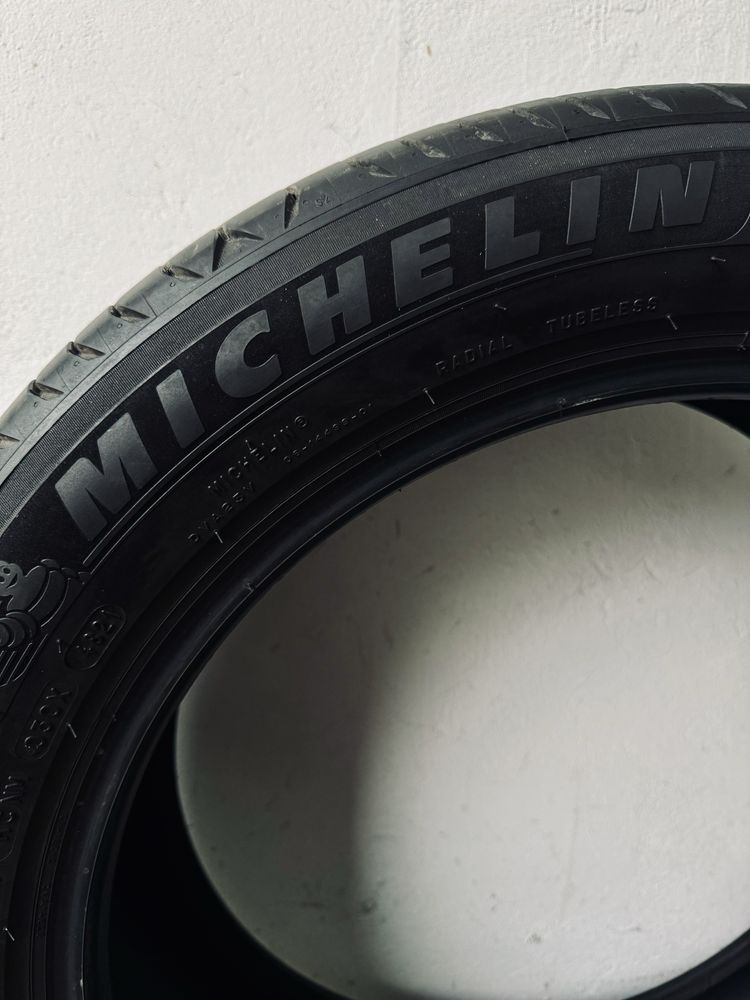 Продам комплект літніх шин Michelin Primaci 4 235-50-19