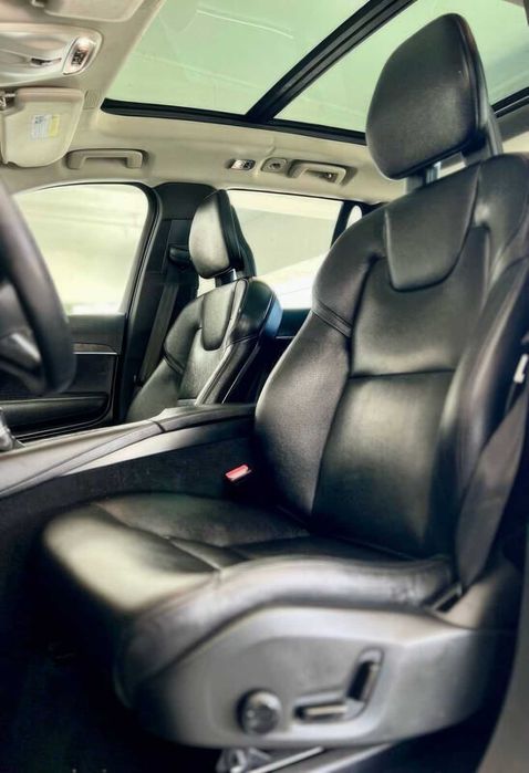 Volvo XC90 T6      2020