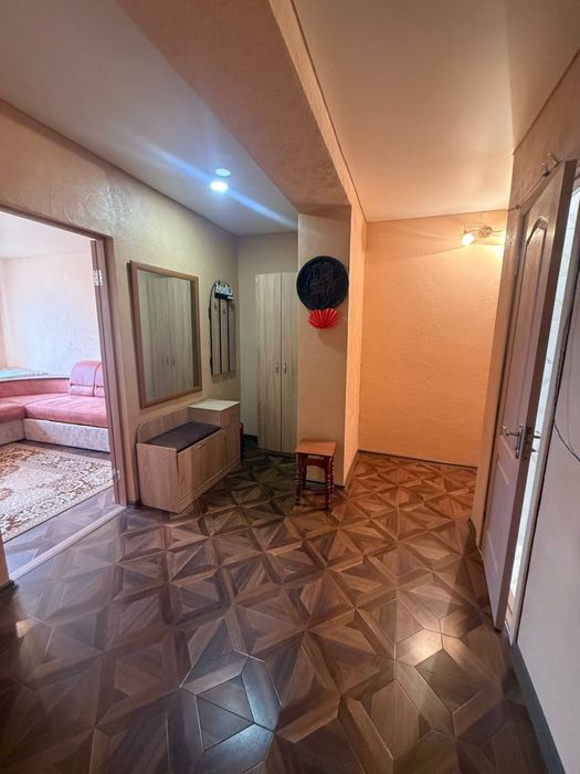 Сдается просторная уютная 2--ух комн. квартира на Парковой