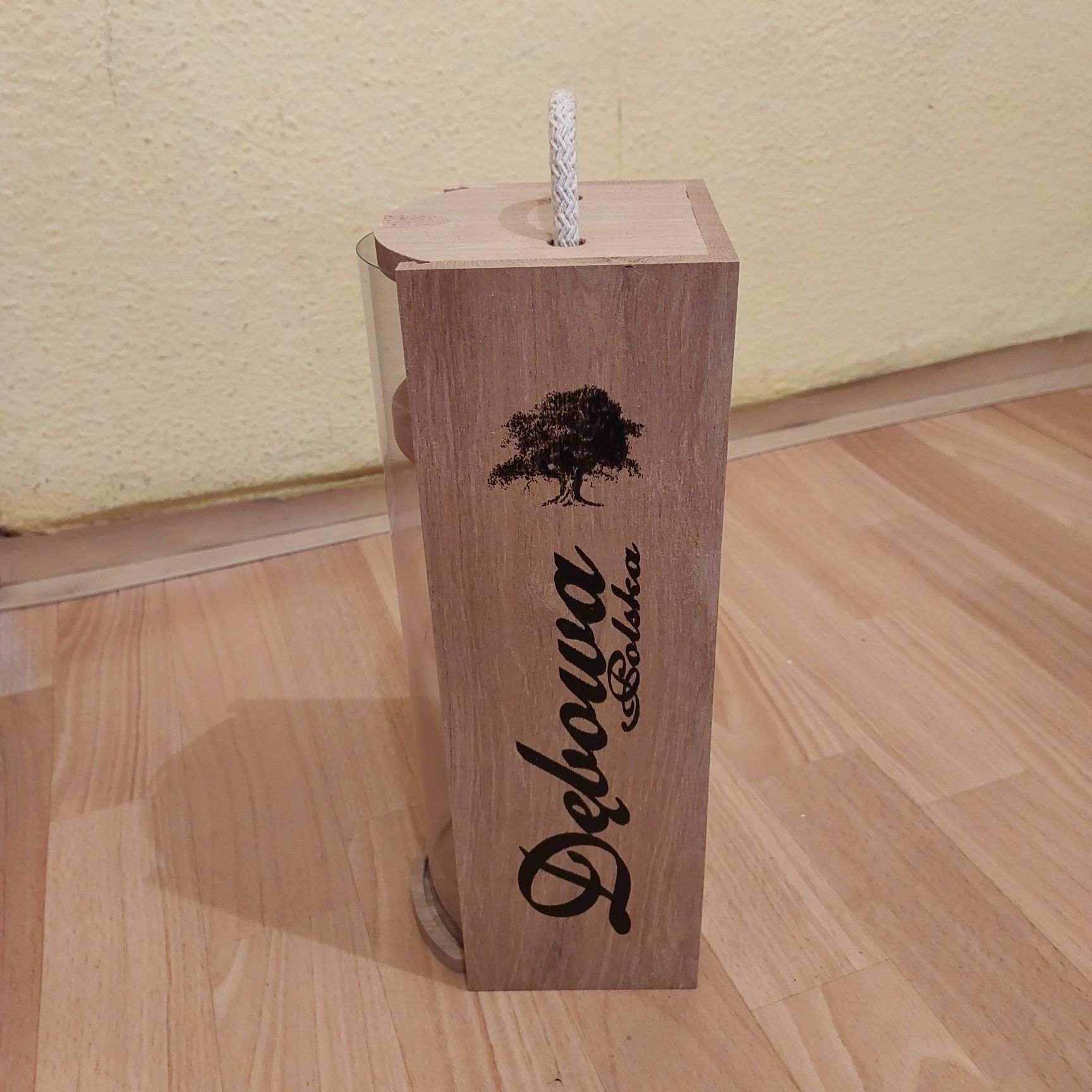 Pudelko drewniane z szybką na Wódkę Dębowa o poj. 0,5L, wys. 30cm