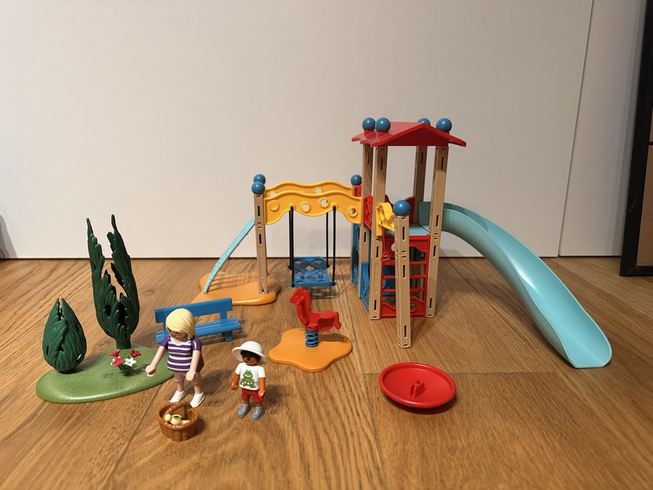 Playmobil 9423 Plac zabaw (brak kilku drobnych elementow)