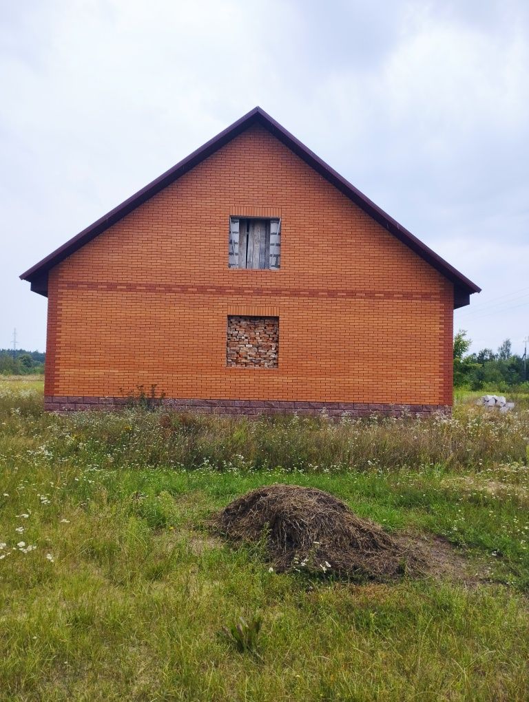 Продам незакінчене будівництво( зруб)