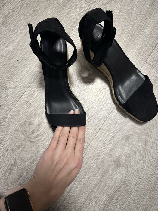 Нові босоніжки H&M