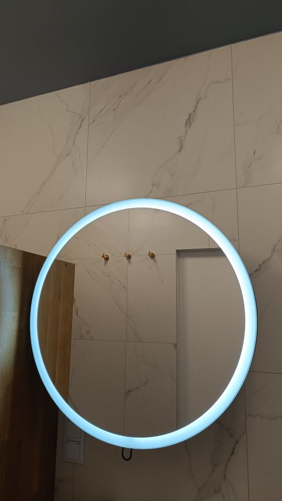 Lustro wysuwane podswietlane firmy Miior Moon 70cm