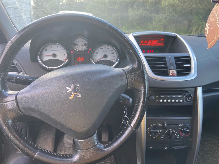 Peugot 207 1.4.2006r.