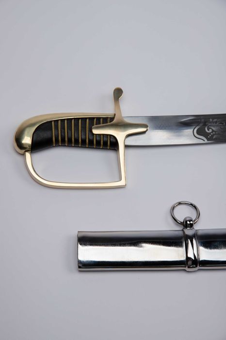 Szabla oficerska wz.1921 z grawerem "KU chwale Ojczyny" na tablo