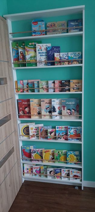 Regał  półki za drzwi na książeczki