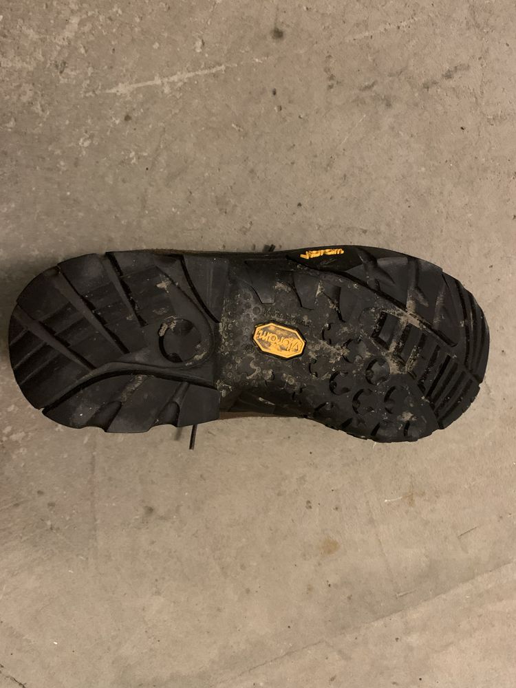 Damskie trekkingi brązowe Vibram r. 38