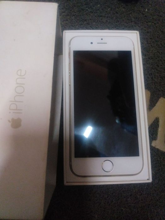 Айфон шестой продам