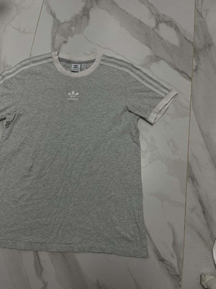 Жіноча футболка S adidas оригінал