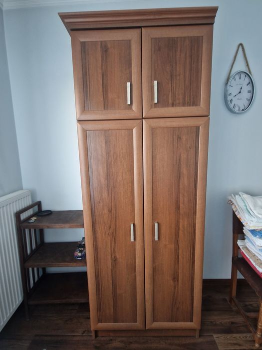 Szafa z nadbudówką