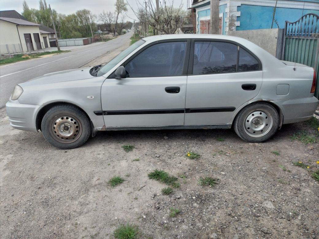 HYUNDAI Accent 1.3