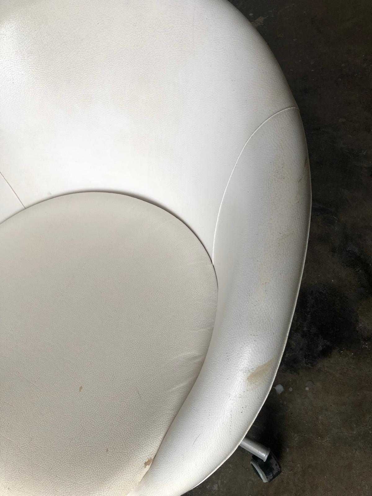 Cadeira IKEA modelo SKRUVSTA