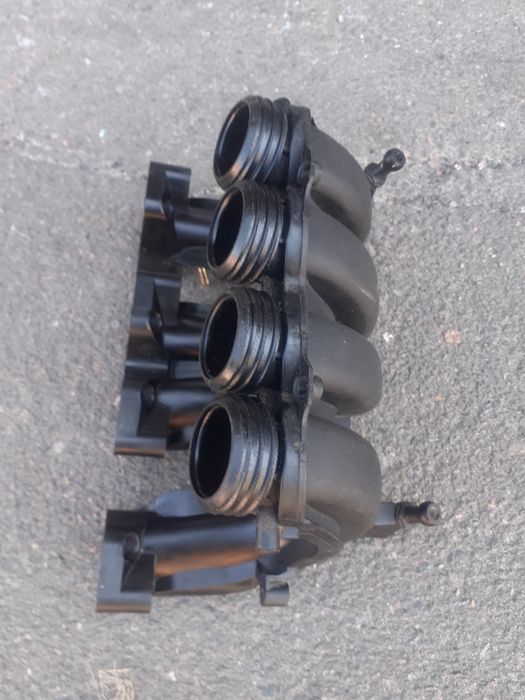 Продам часть колектора шкода октавия а5 1.6 мри