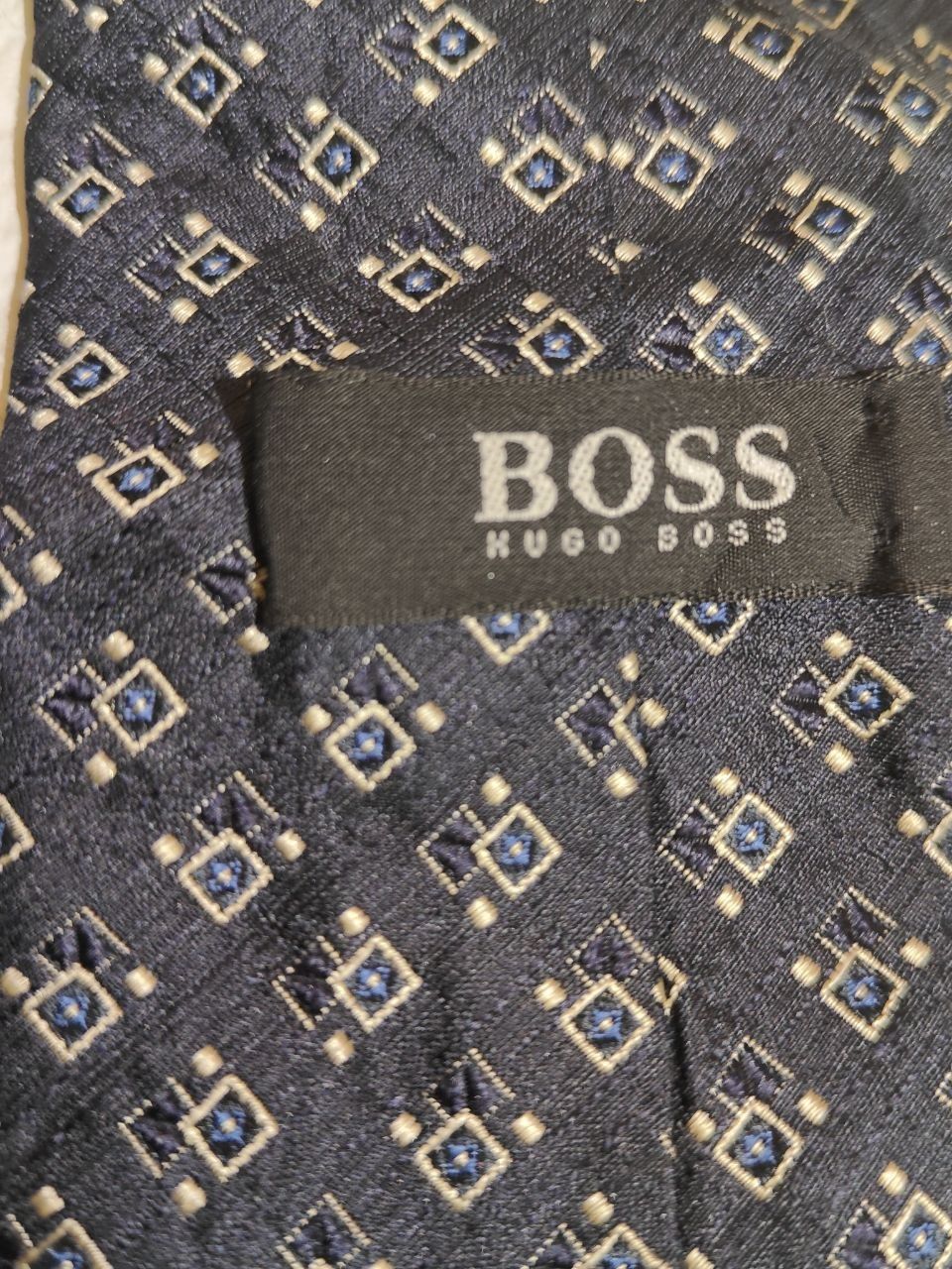 Лот із двух фірмовий краваток Hugo Boss. оригінал. 100 % шовк. Італія.