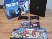 PS4 PRO  + 2 comandos + 5 jogos