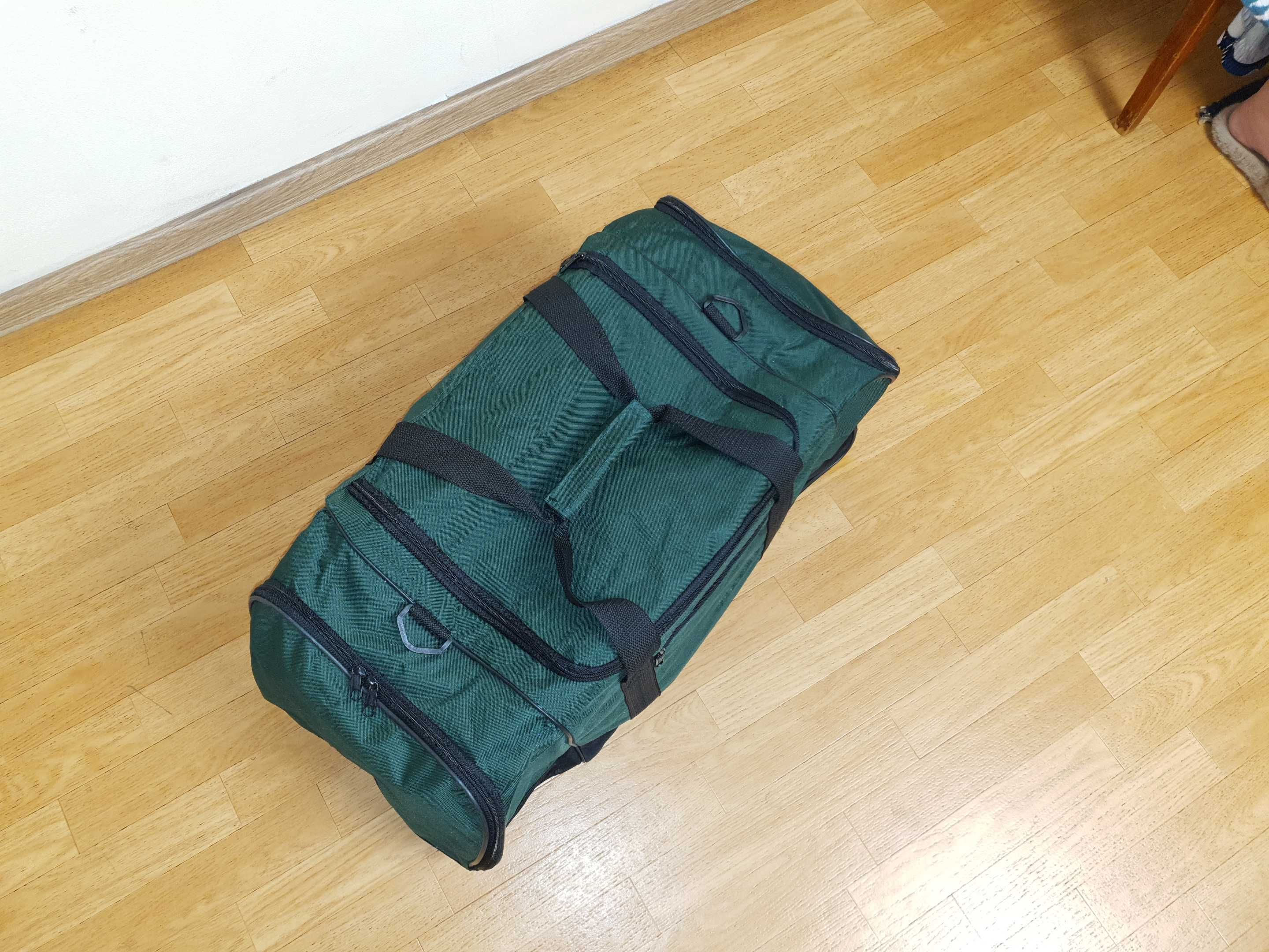 дорожная сумка большая , 65 см на 35 см