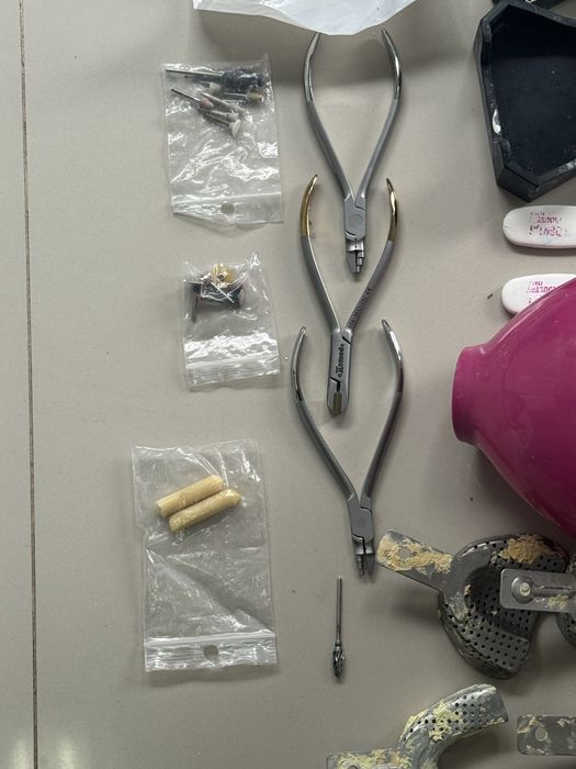 Instrumentos e Materiais de Medicina Dentária