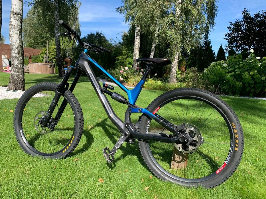 Rower Enduro Canyon Torque CF 8.0 M