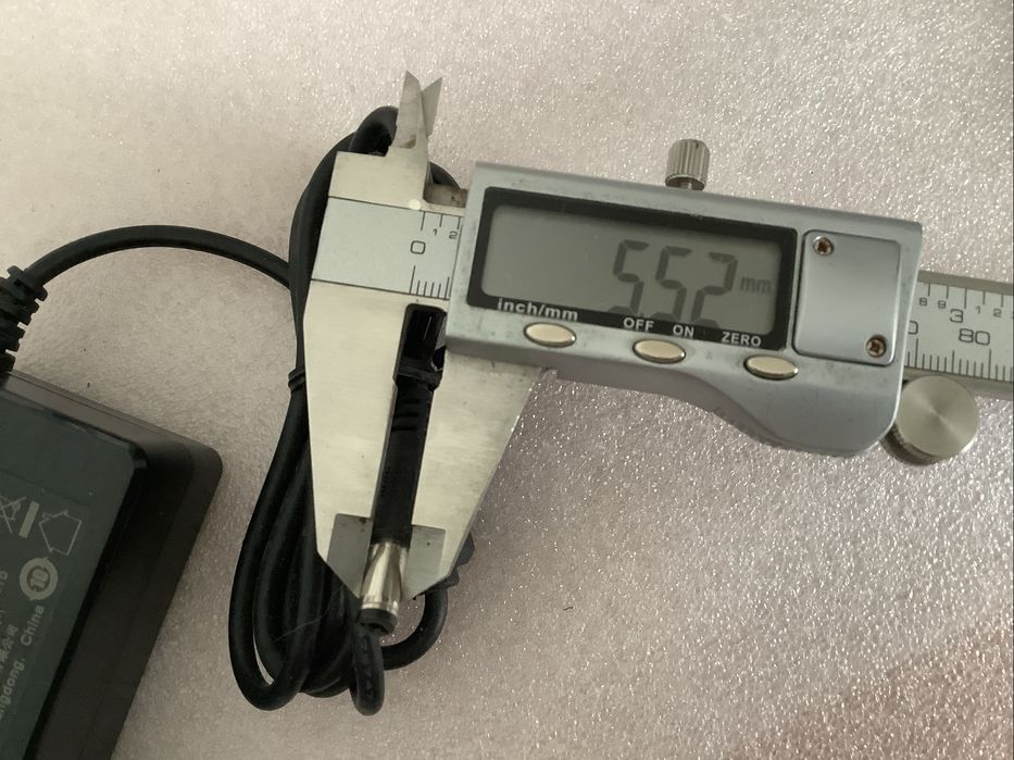 AC adaptador - Carregador  YD-ZN12004.00-A01  12V 4Ah