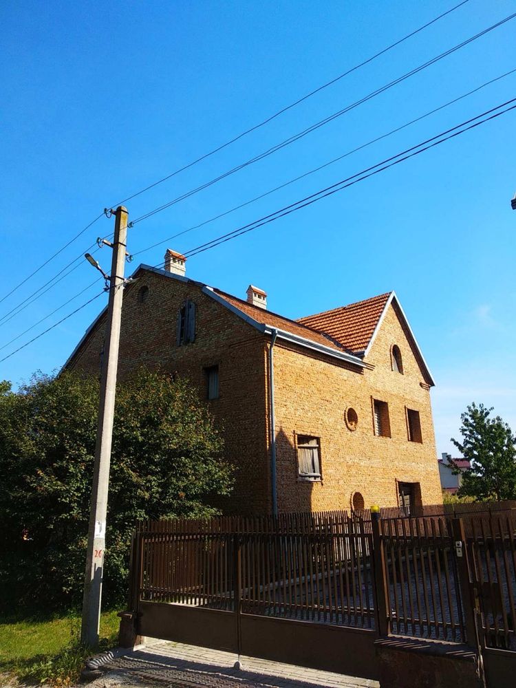 Будинок (незавершене будівництво), земельна ділянка
