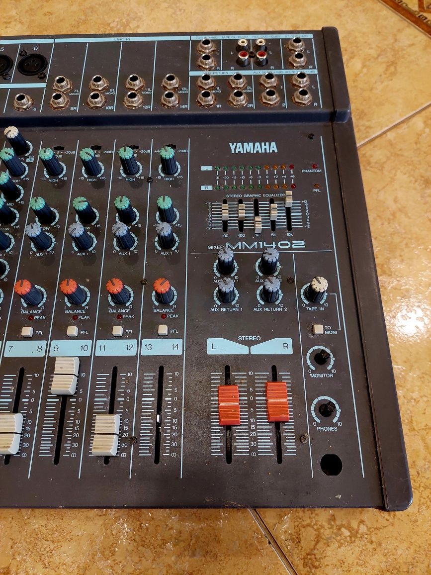 Мікшер Yamaha MM1402 14-канальний