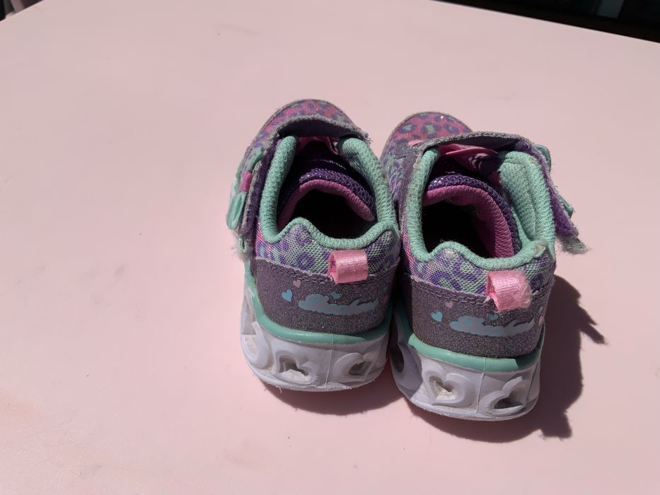 Sketchers r.24 na hulajnogę obdarte