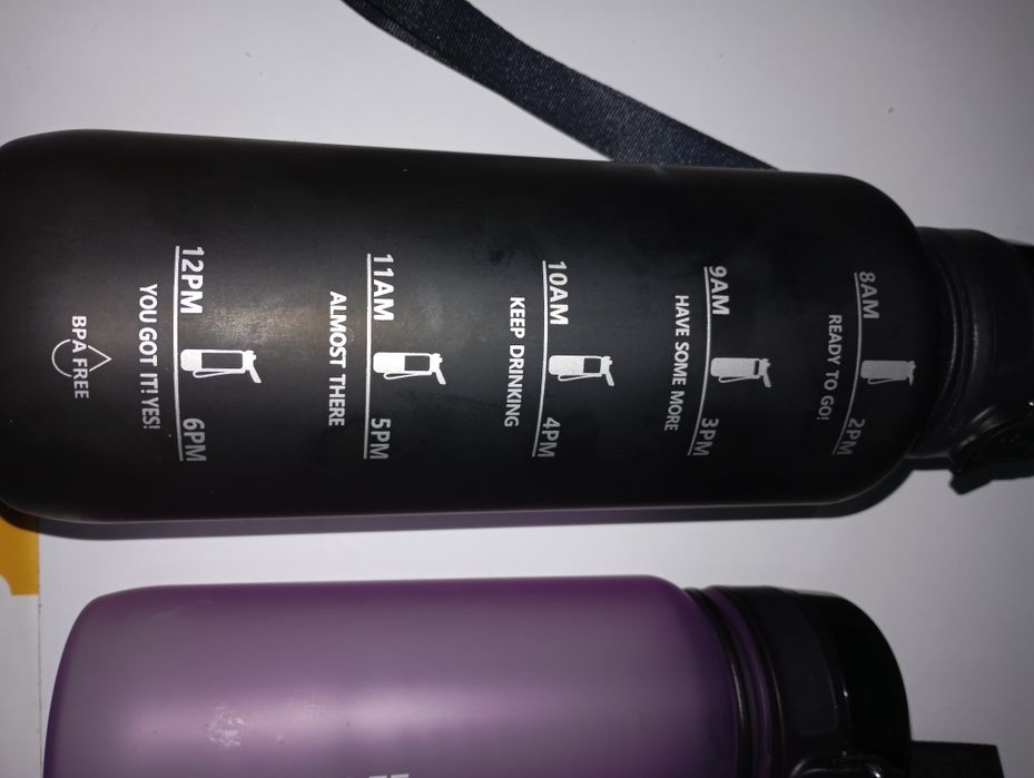 Trzy butelki termiczne ,termosy różnej pojemności w cenie jedn