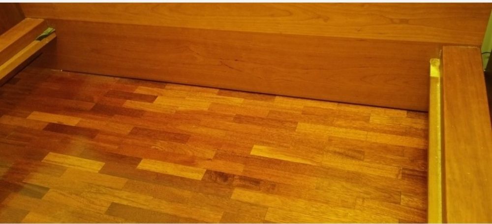 Cama de casal em cerejeira