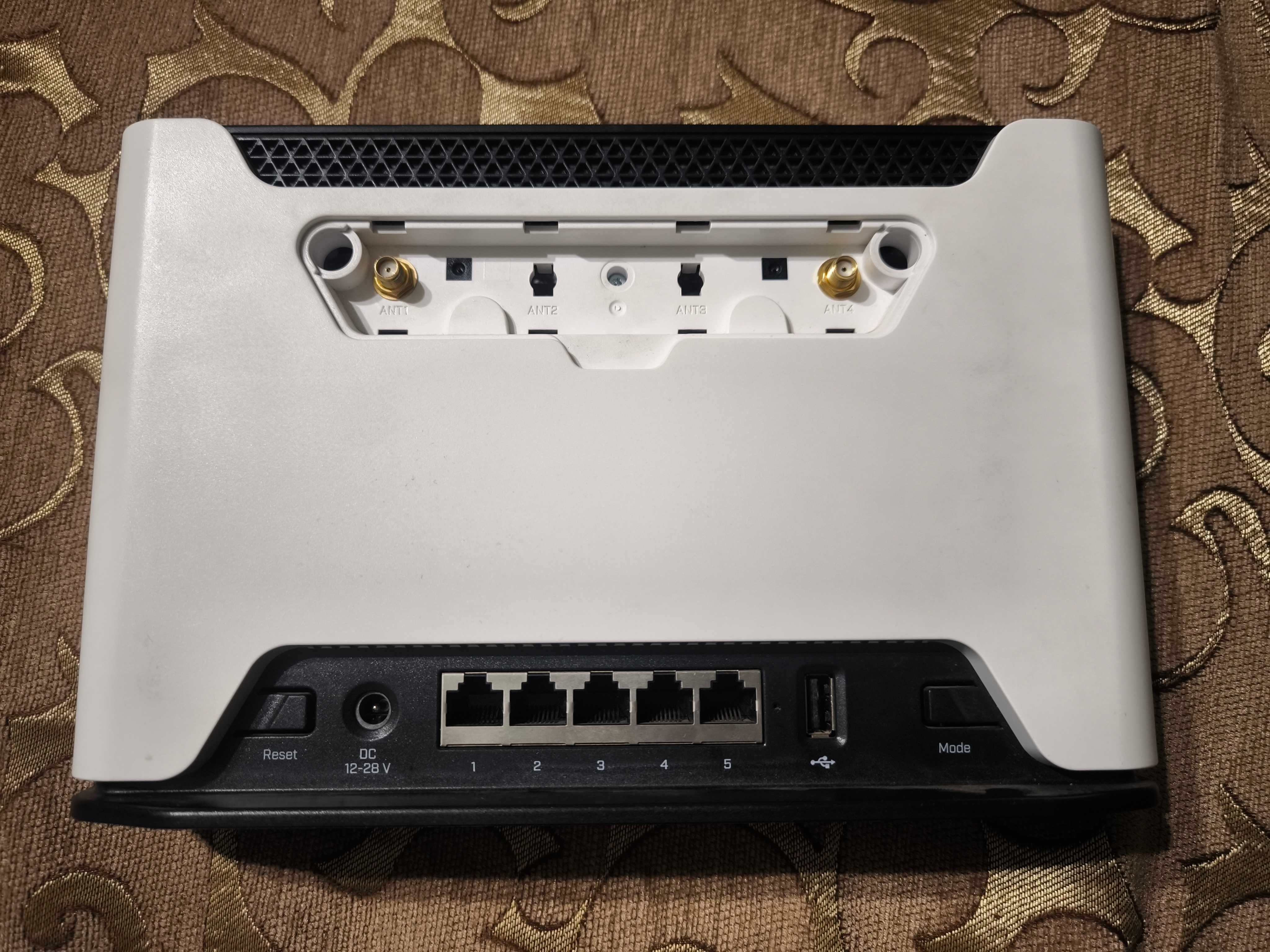 Роутер Mikrotik Chateau LTE12