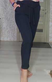 Женские классические чёрные брюки с завышенной талией
