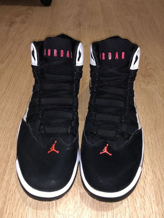 Sapato Jordan max aura