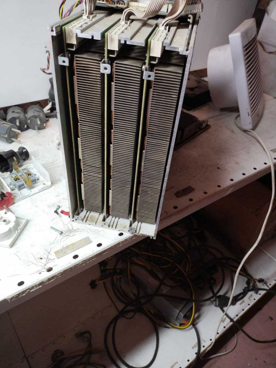Antminer Z15 420 ksol/s (1000 $)