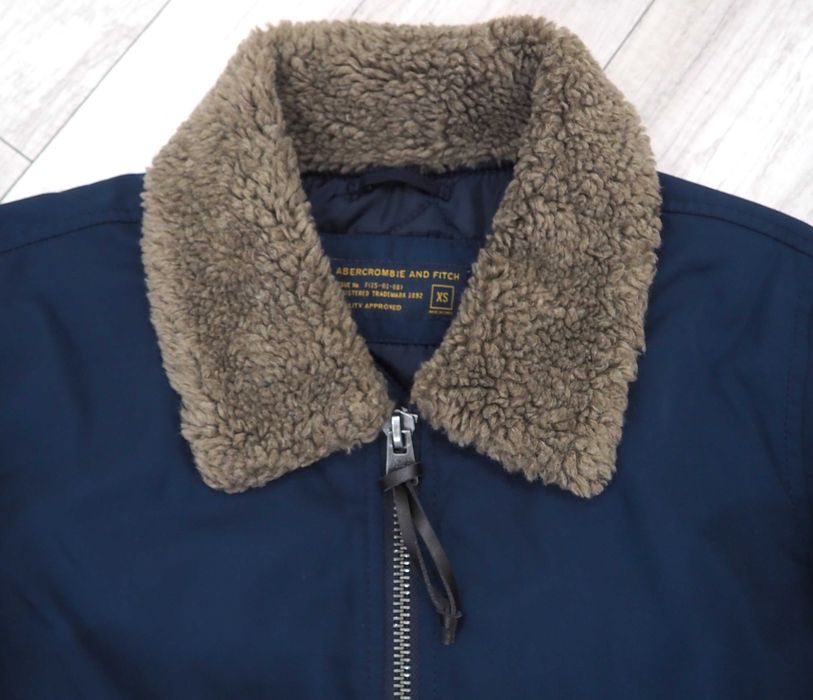 Hollister by Abercrombie & Fitch_Men’s Sherpa Collar Bomber_ XS/S