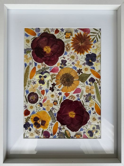 Obraz z suszonych kwiatów, rama 30x40 cm