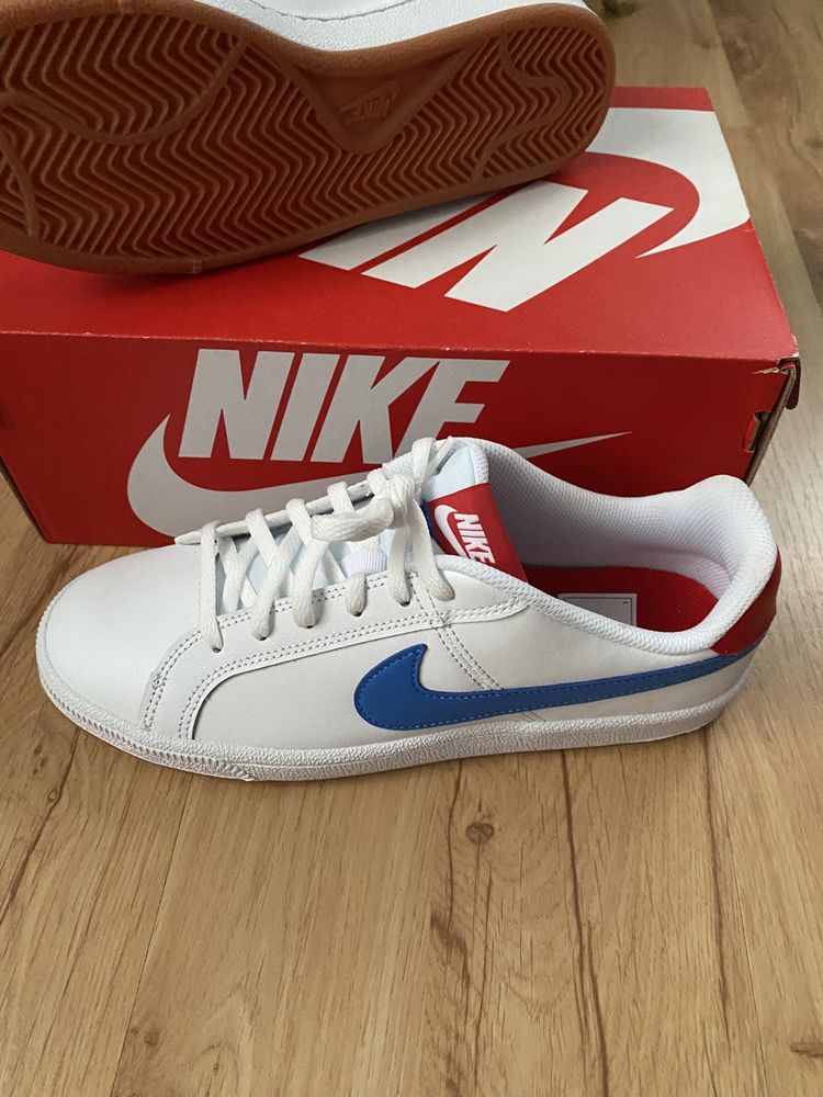 Buty NIKE białe court royale roz. 40