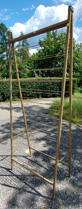 Regał metalowy rozkładany plus dwa regały zawieszane