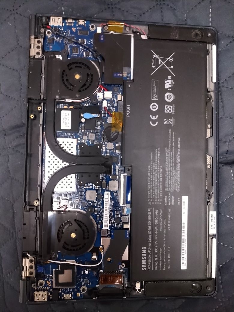 Ноутбук Samsung np900x