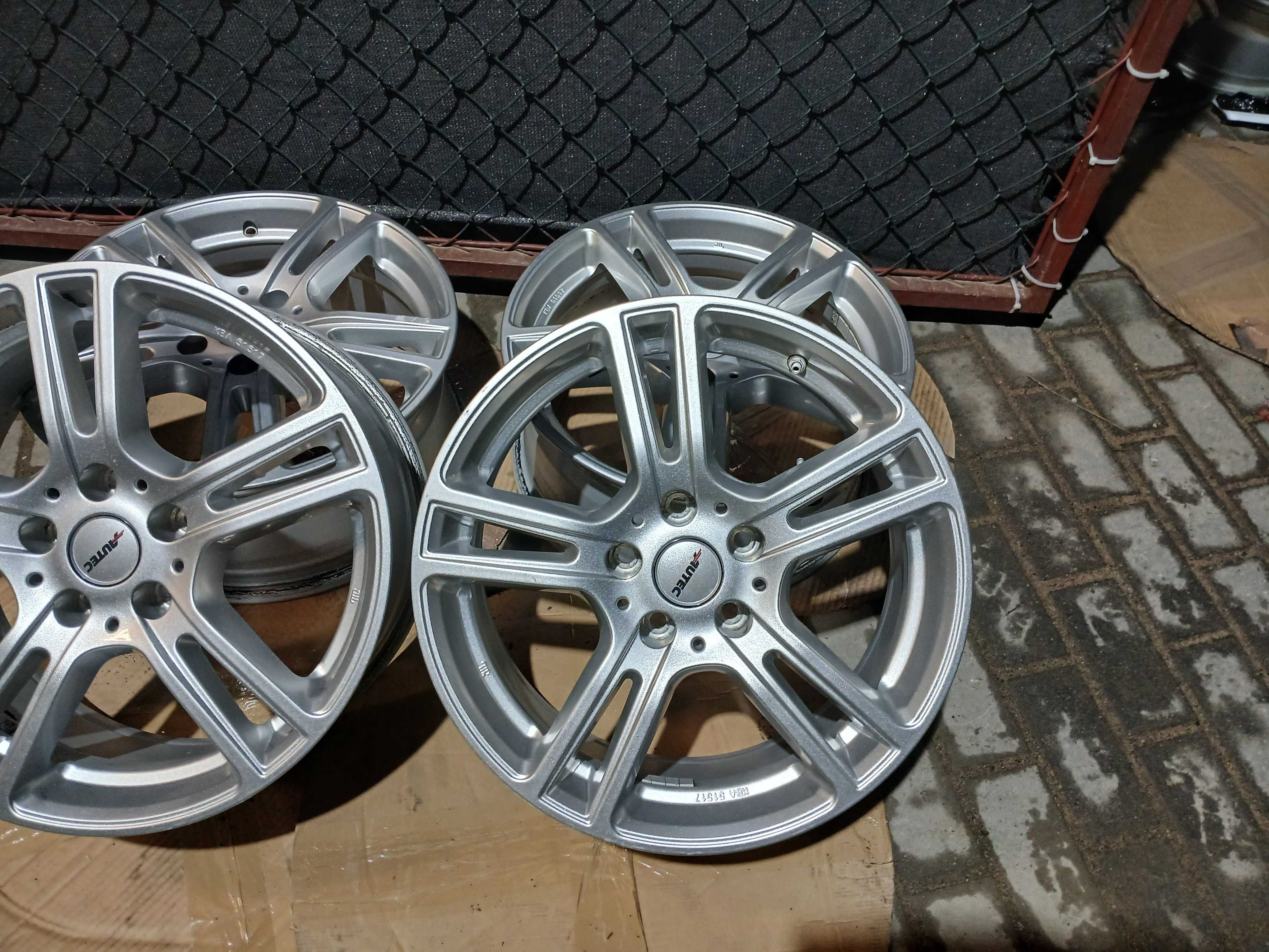 4x felgi R17 5X112 Audi A3 A4 A5 A6 Q3 Q5 Vw Golf Passat Touran Skoda