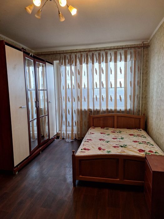 Здам дві кімнати в трикімнатній квартирі (без господині)