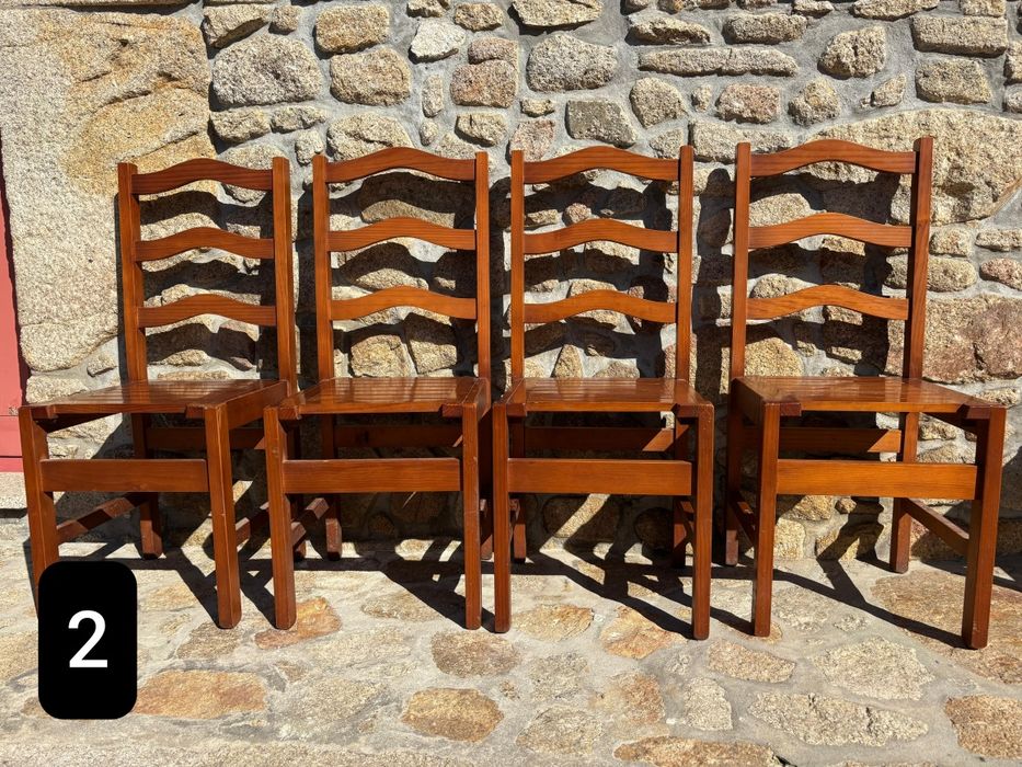 Conjuntos de Cadeiras em madeira maciça