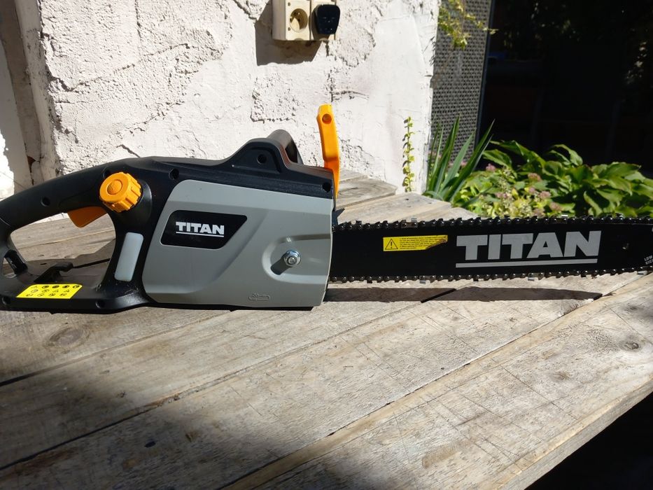 Piła łańcuchowa Titan 2000 W