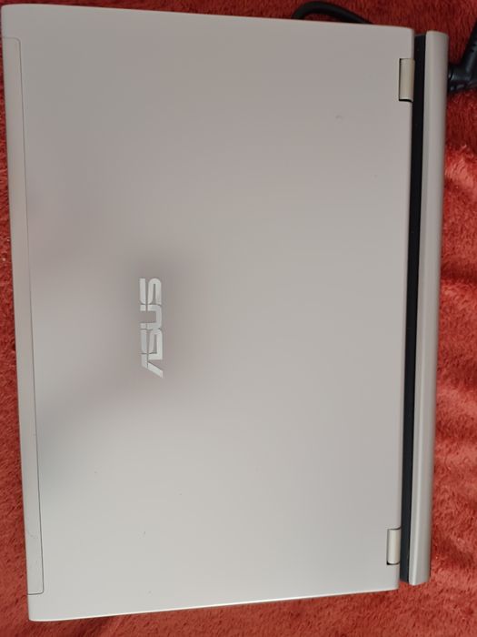 Продаю ноутбук ASUS 14" 8Гб швидкісний процесор intel core i7 inside